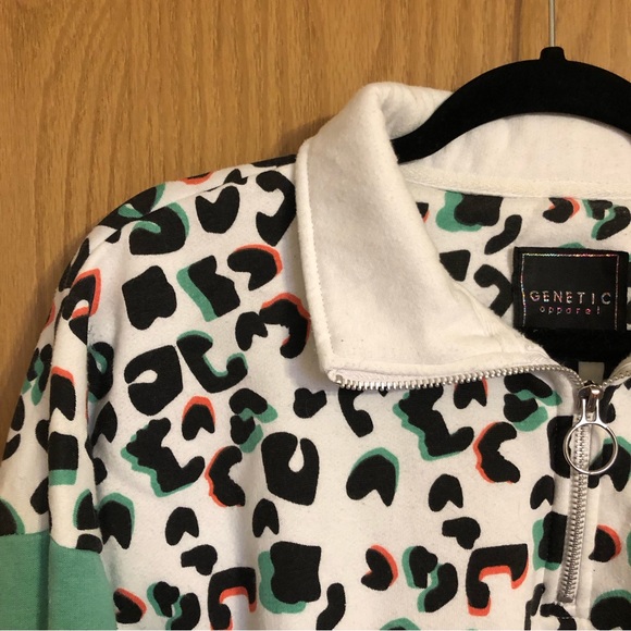 ✨2/$15-Genetic Apparel Cropped Sweater - Picture 6 of 14